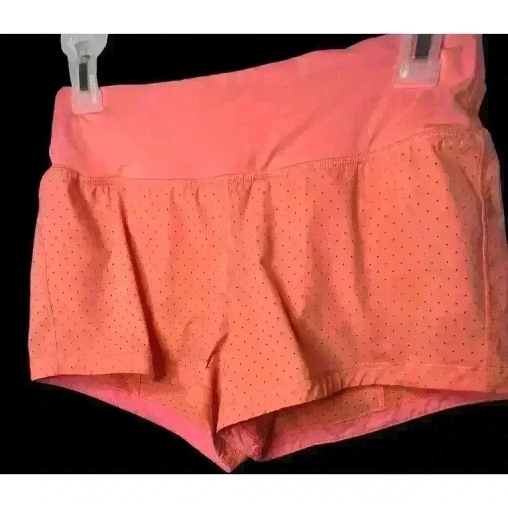 Women's Lululemon Final Lap Short 2.5 Inseam Size 4 Orange